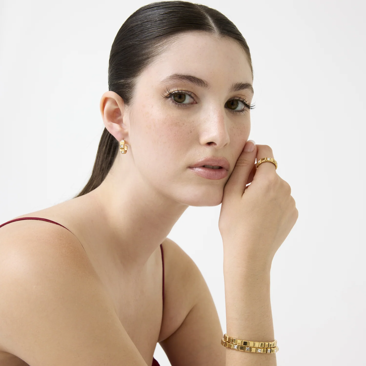 Guess Ace Of Diamonds Gold-coloured Earrings JUBE06183JWYGT-U - Image 2