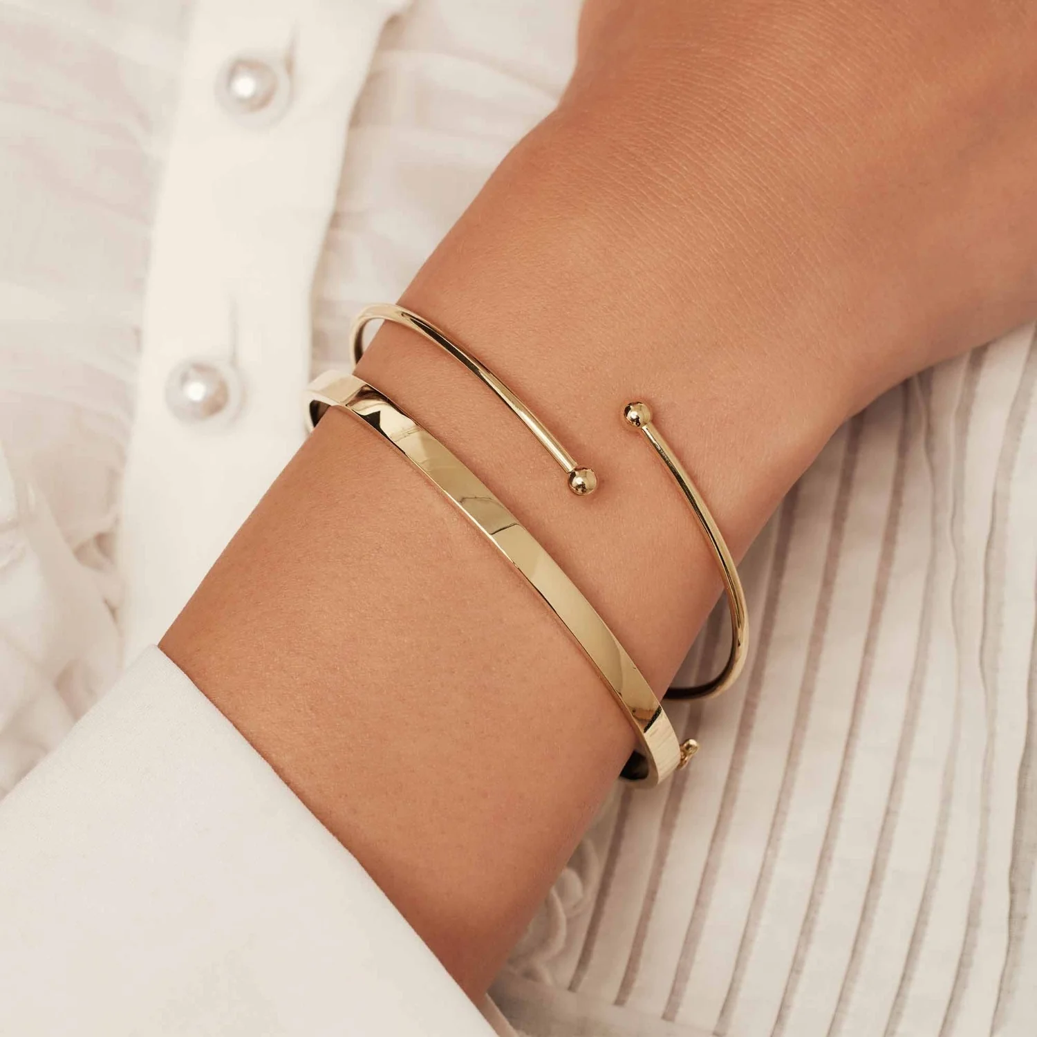 Isabel Bernard Cadeau d'Isabel 14 karaat gouden bangle en oorringen giftset IB90179 - Image 2