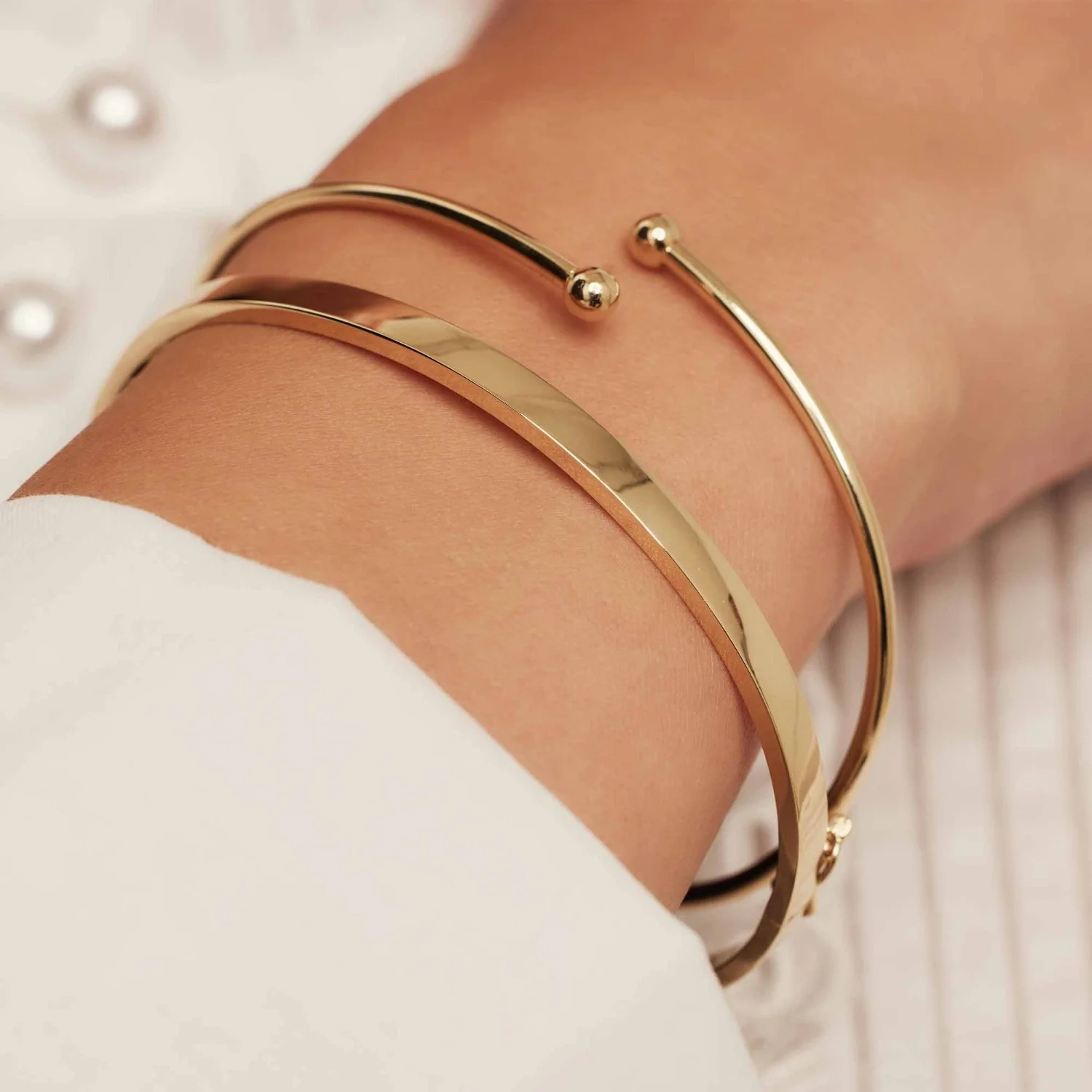 Isabel Bernard Cadeau d'Isabel 14 karaat gouden bangle en oorringen giftset IB90179 - Image 4