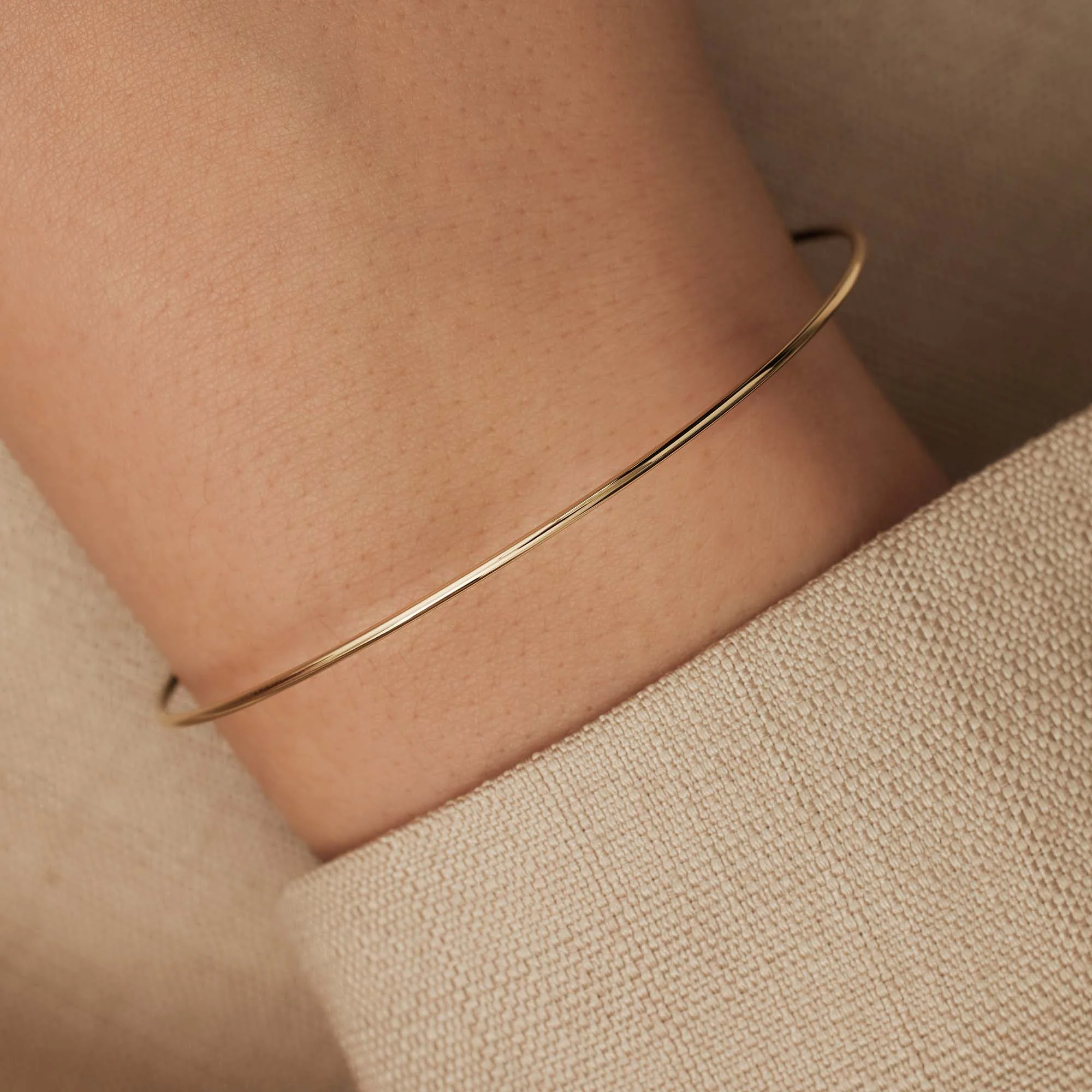 Isabel Bernard Cour d'Honneur Adora 14 Karaat Gouden Bangle IB320109 - Image 2