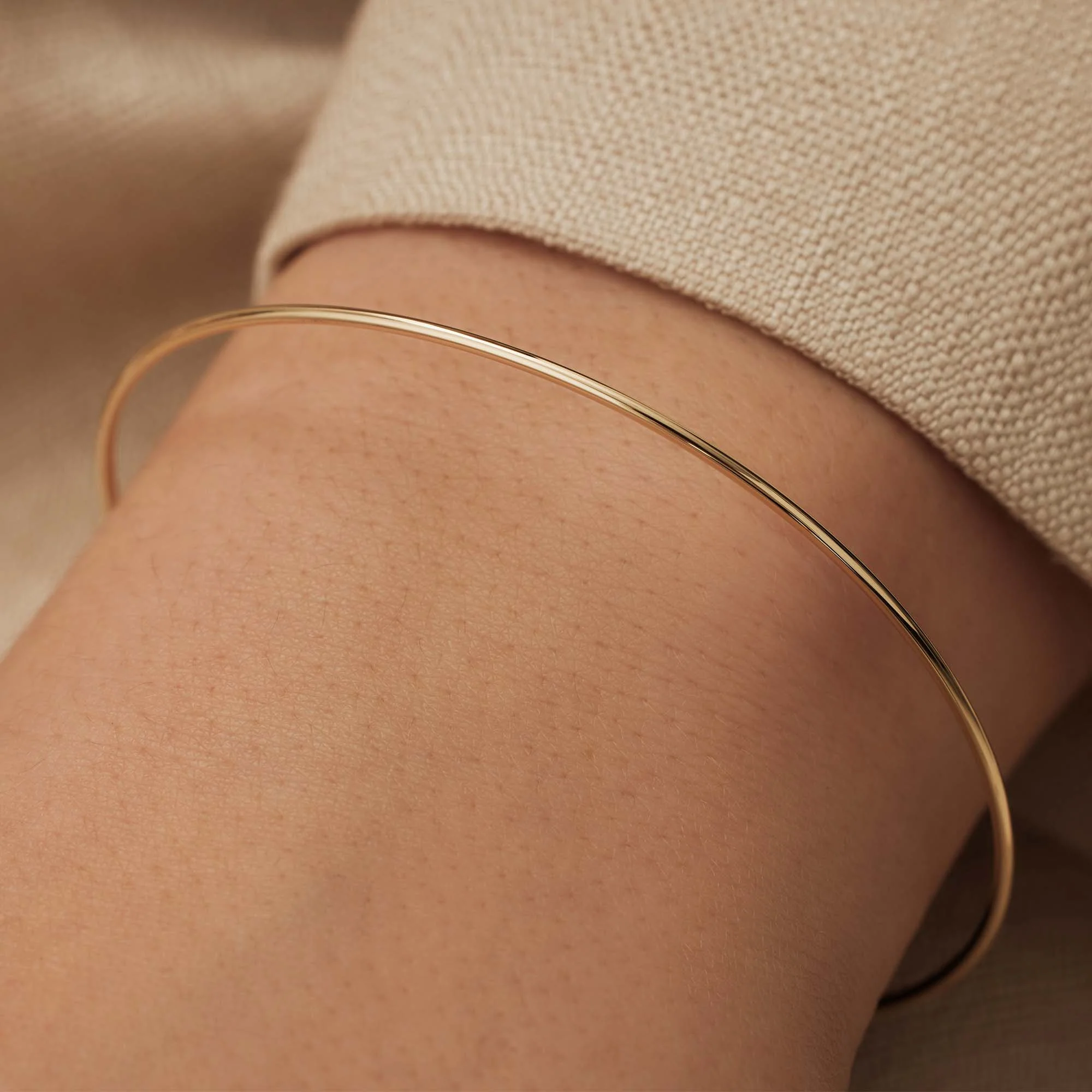 Isabel Bernard Cour d'Honneur Adora 14 Karaat Gouden Bangle IB320109 - Image 4