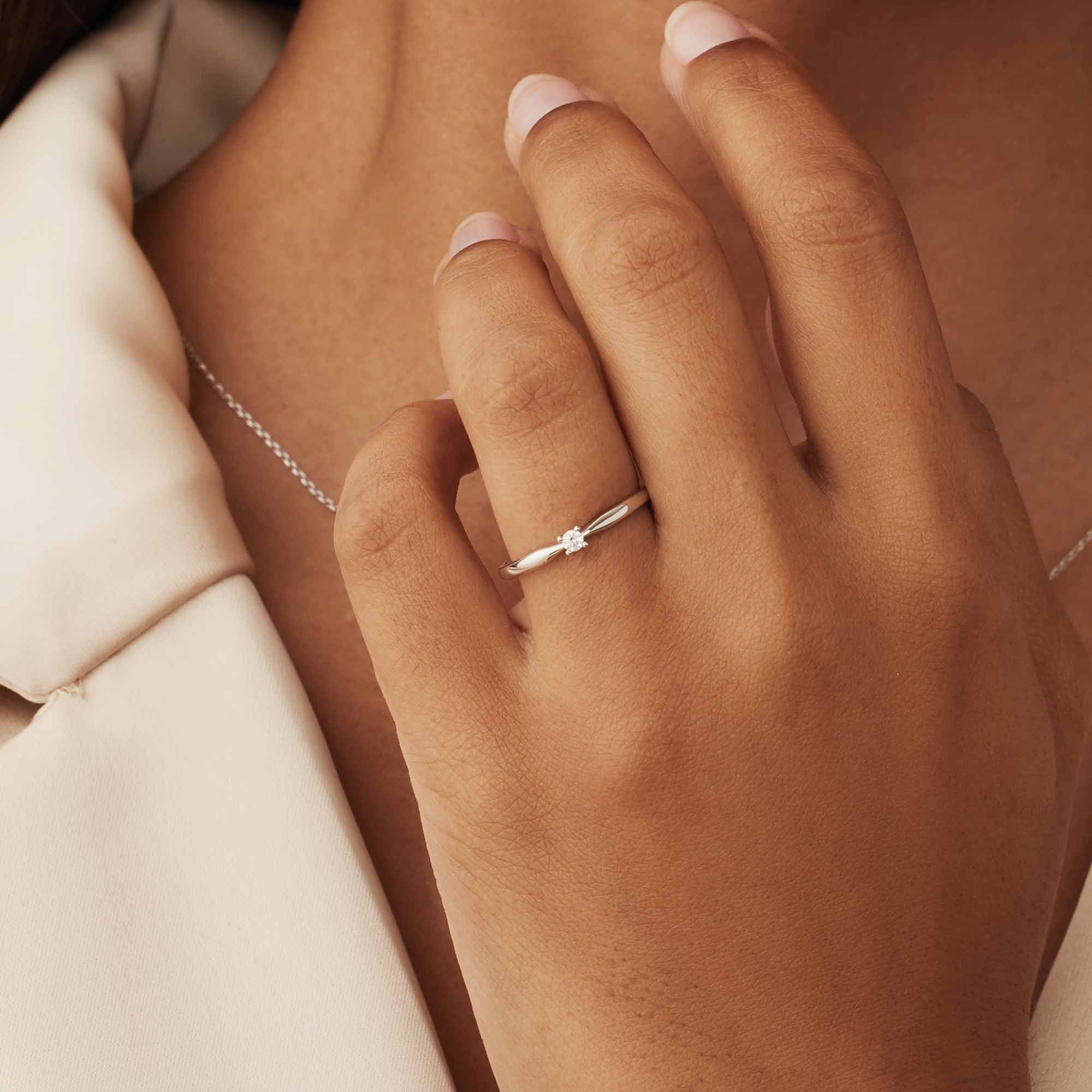 Isabel Bernard De la Paix Céline 14 karaat witgouden ring | diamant 0.05 ct | IBD330004-48 - Image 3