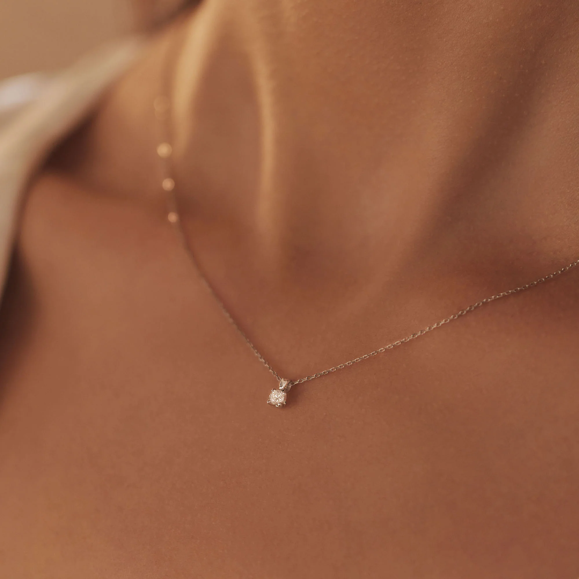 Isabel Bernard De la Paix Christine 14 karaat witgouden collier | diamant 0.10 ct | IBD350006 - Image 3