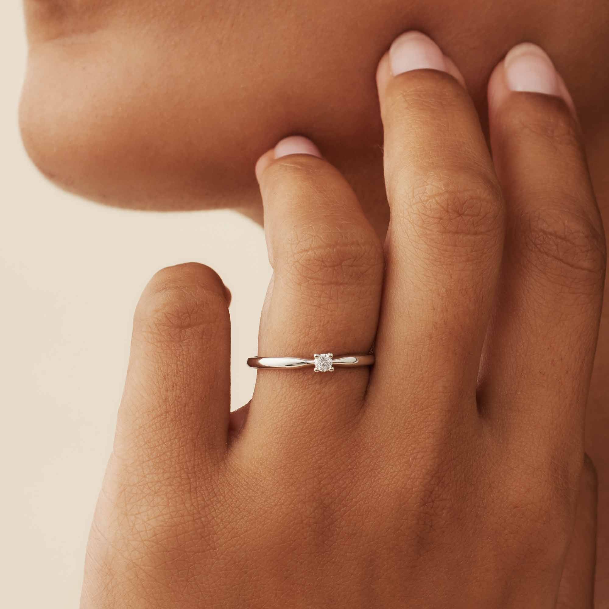 Isabel Bernard De la Paix Christine 14 karaat witgouden ring | diamant 0.10 ct | IBD330006-48 - Image 3