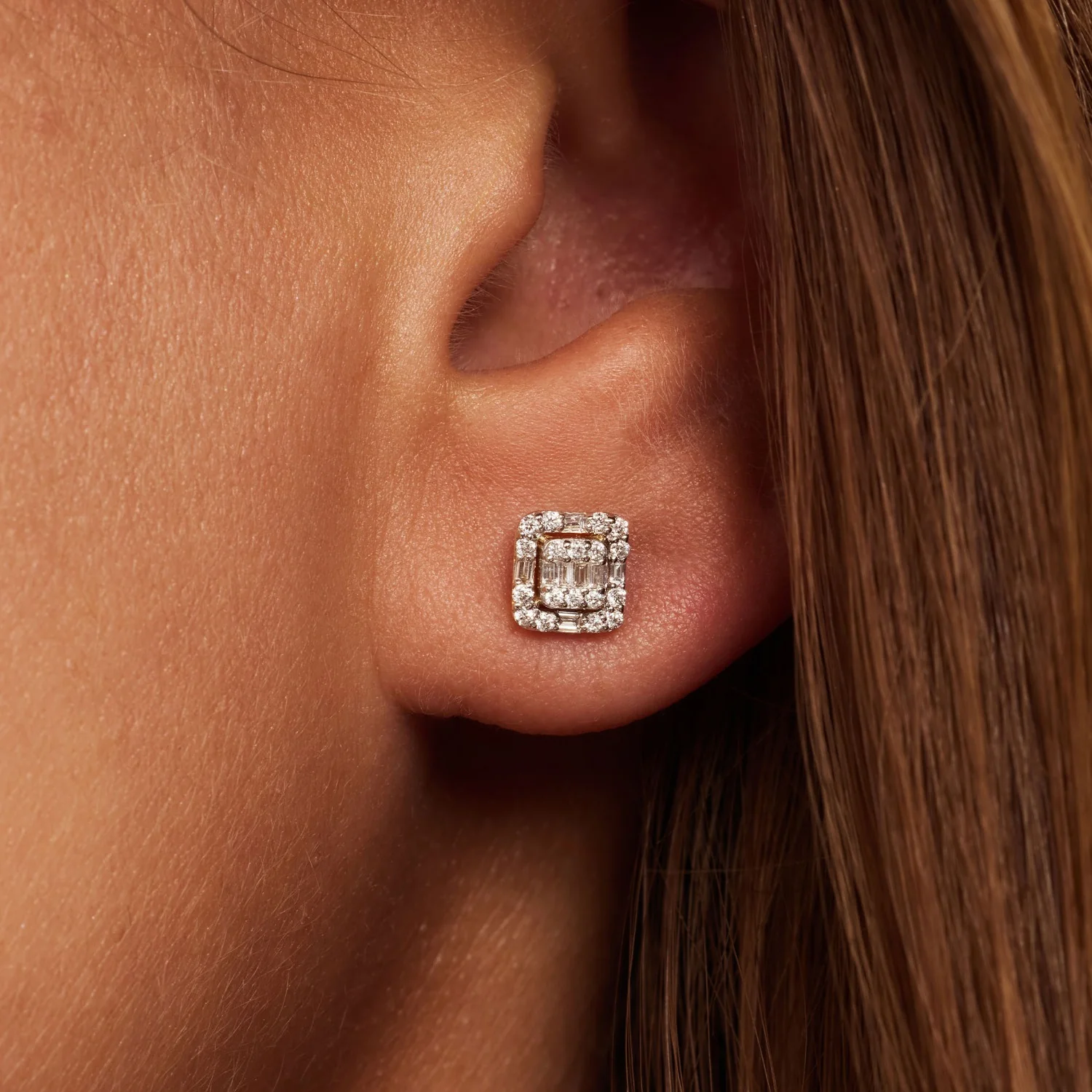 Isabel Bernard De la Paix Elena 14 karaat gouden oorknoppen met diamant 0.25 ct IBD360032 - Image 2