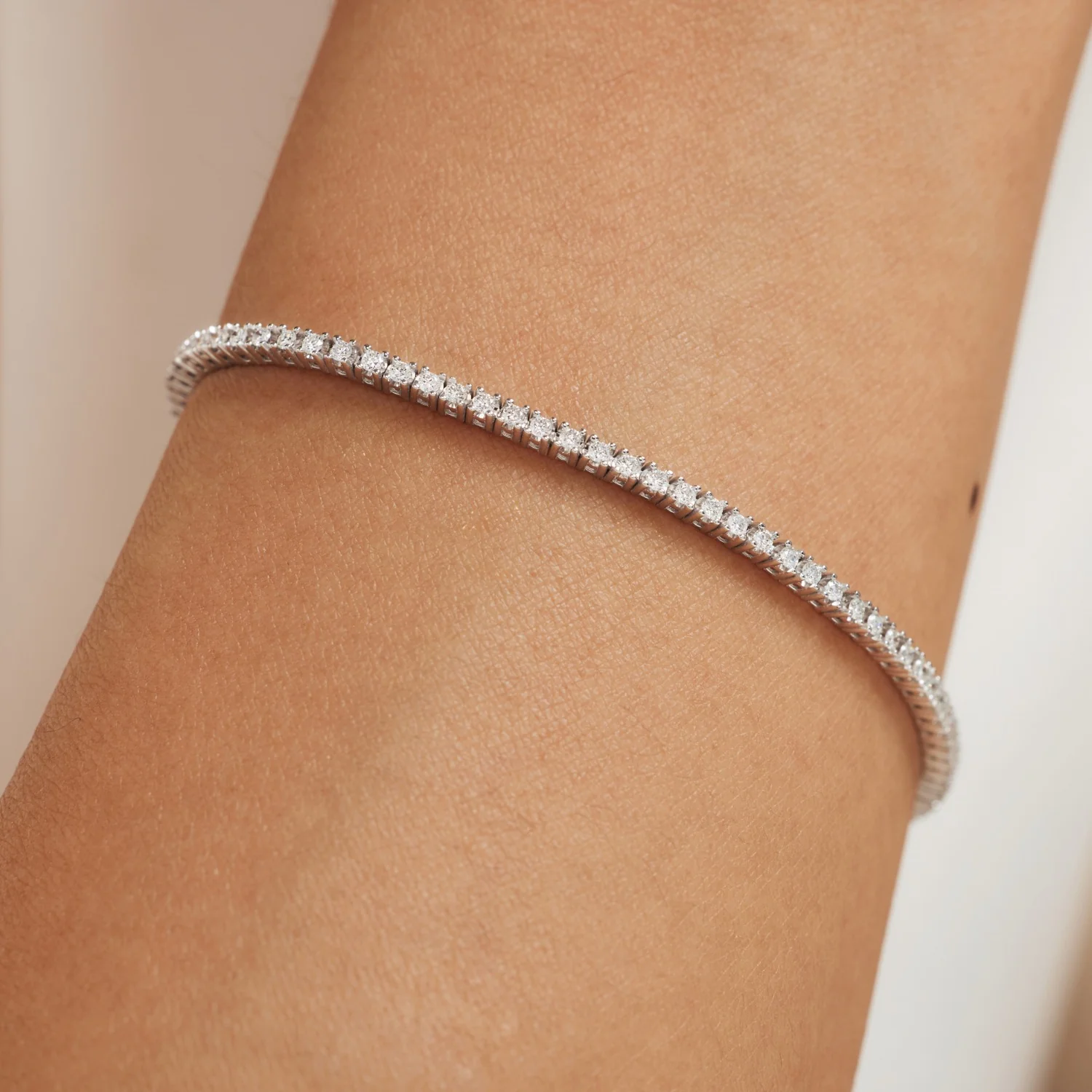 Isabel Bernard De la Paix Madeline 14 Karaat Witgouden Tennis Armband | Diamant 1.08 ct | IBD320006 - Image 2