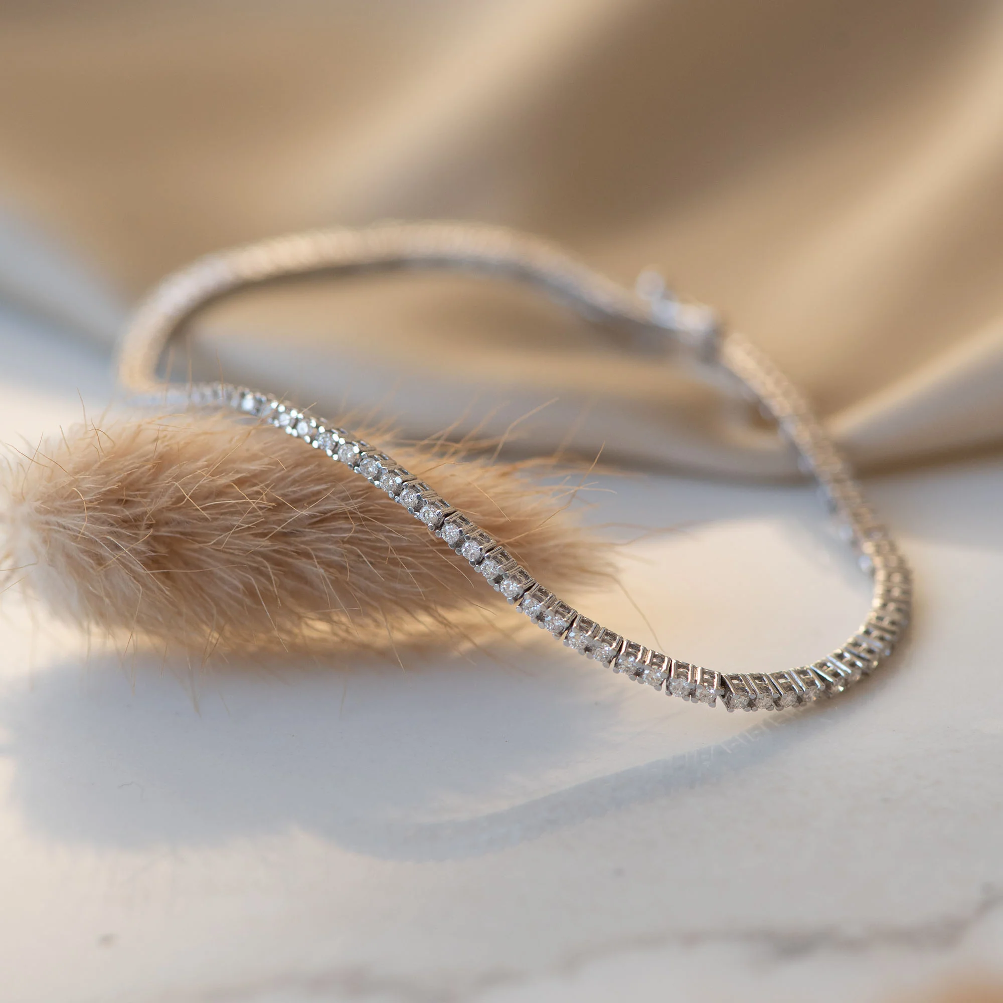 Isabel Bernard De la Paix Madeline 14 Karaat Witgouden Tennis Armband | Diamant 1.08 ct | IBD320006 - Image 4