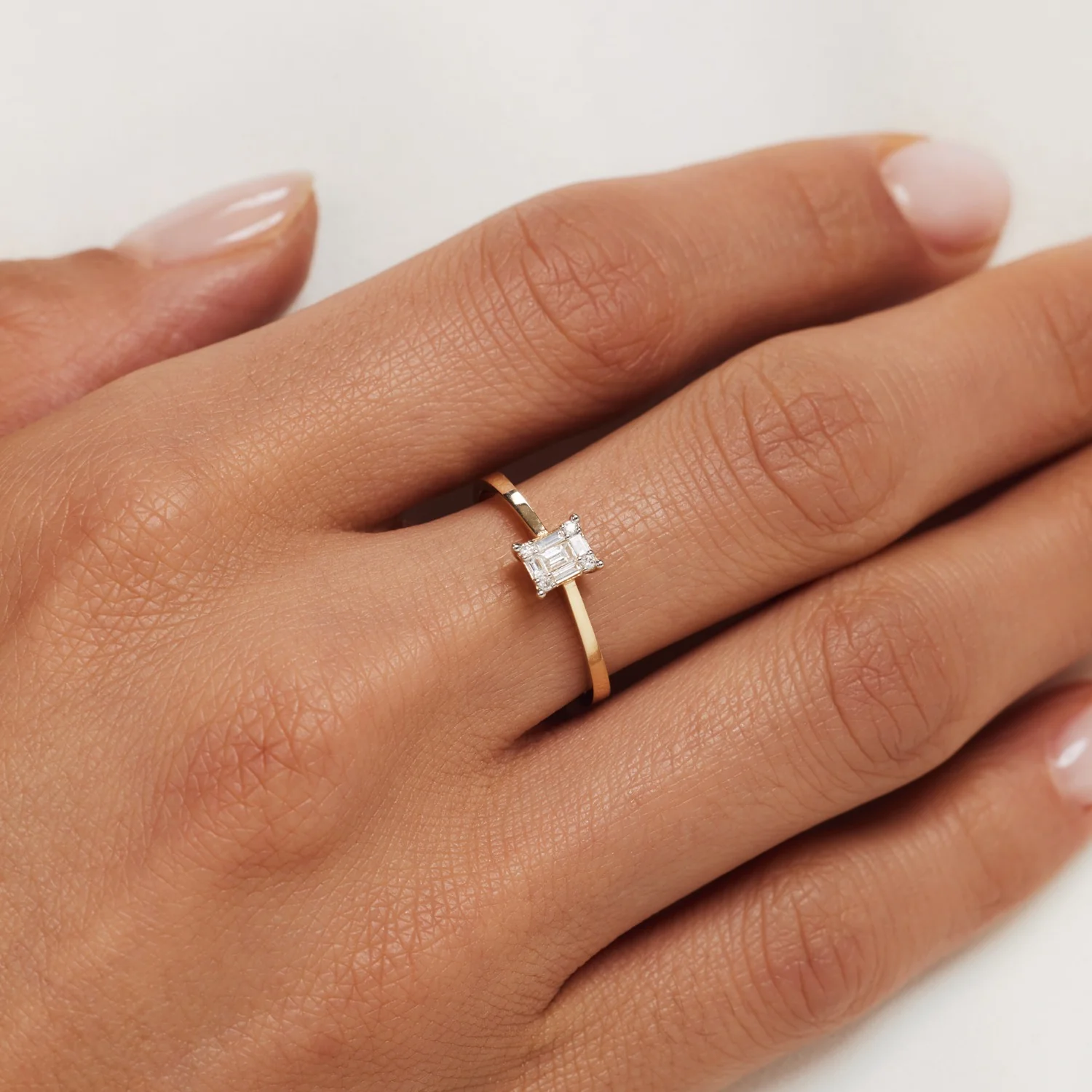 Isabel Bernard De la Paix Maxime 14 karaat gouden ring met diamant 0.13 ct IBD330022-60 - Image 2