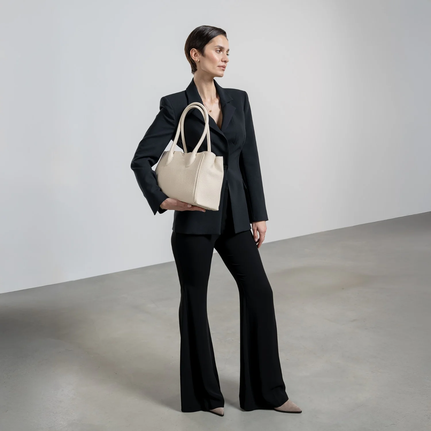Isabel Bernard Honoré Cloe Midi Crème me Kalfsleren Handtas IB25082-070 - Image 3