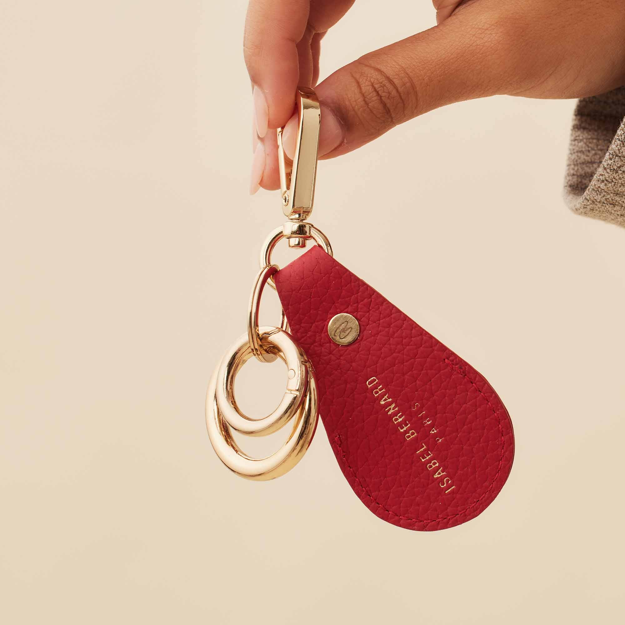 Isabel Bernard Honoré Filou Rood Kalfsleren Airtag Sleutelhanger IB66000-050 - Image 2