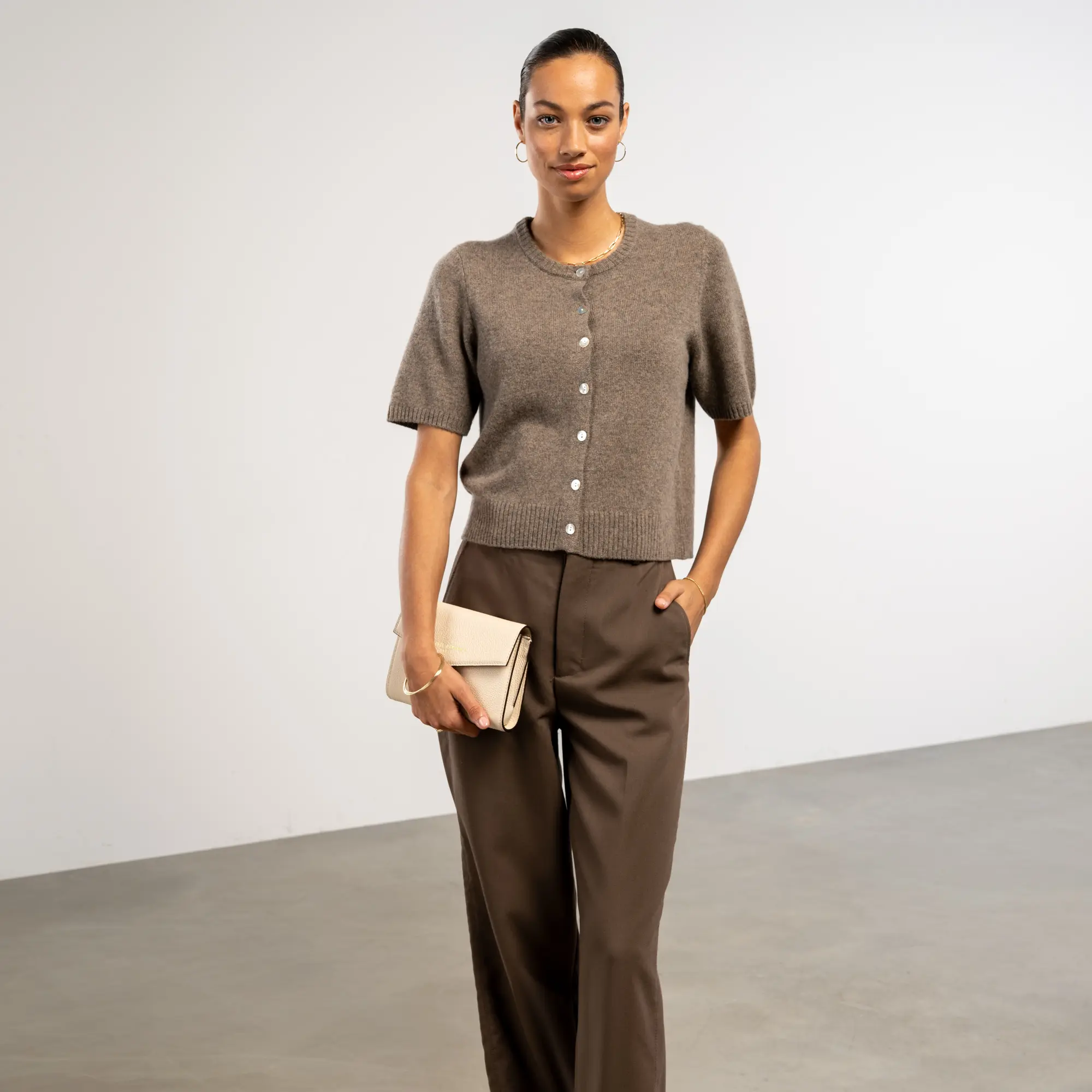 Isabel Bernard Honoré Lina Beige Clutch Met Afneembare Schouderketting IB21135-072 - Image 5