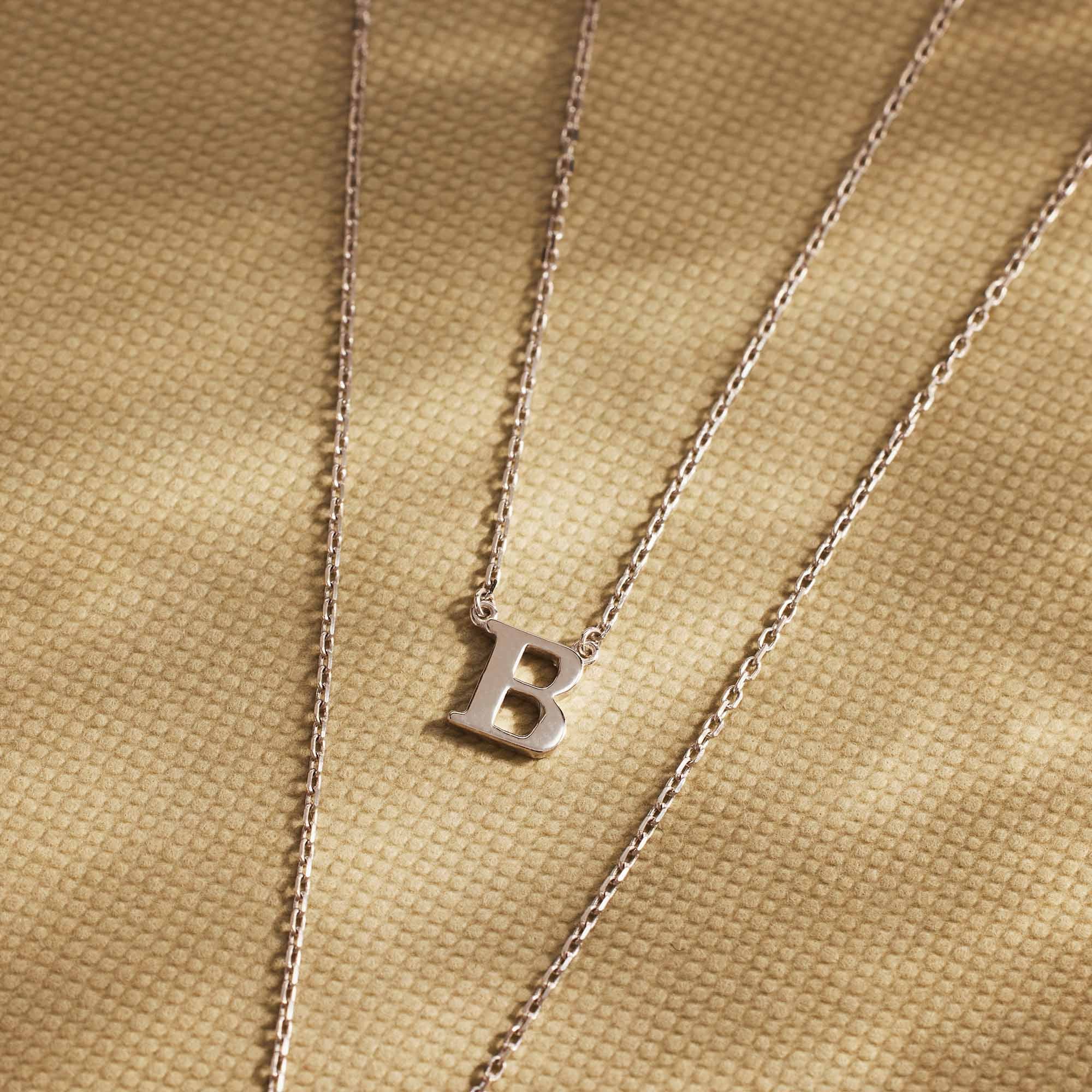 Isabel Bernard Saint Germain Chloé 14 Karaat Witgouden Initial Ketting IB340061-A - Image 5