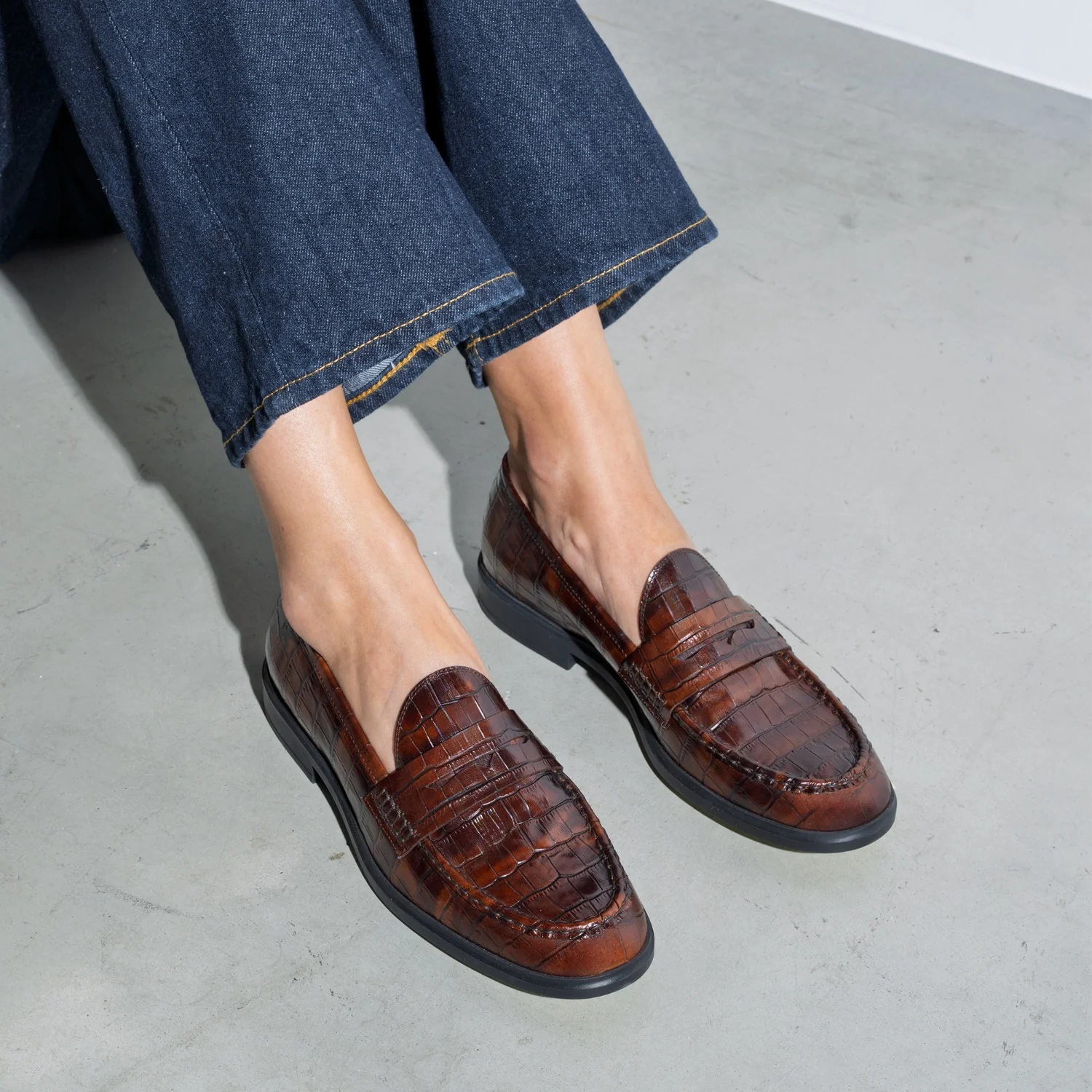 Isabel Bernard Vendôme Blandine Croco Bruine Kalfsleren Loafers IB51015-230-37 - Image 2
