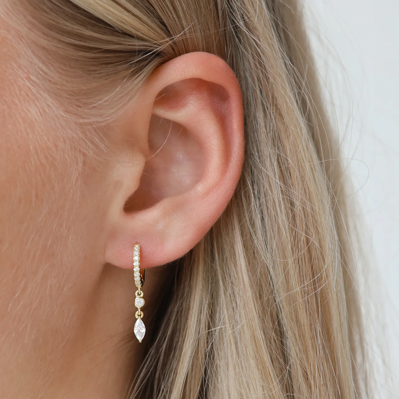 Karma 925 Sterling Silver Gold-coloured Zirconia Hanging Hoop Earrings A68GP - Image 2