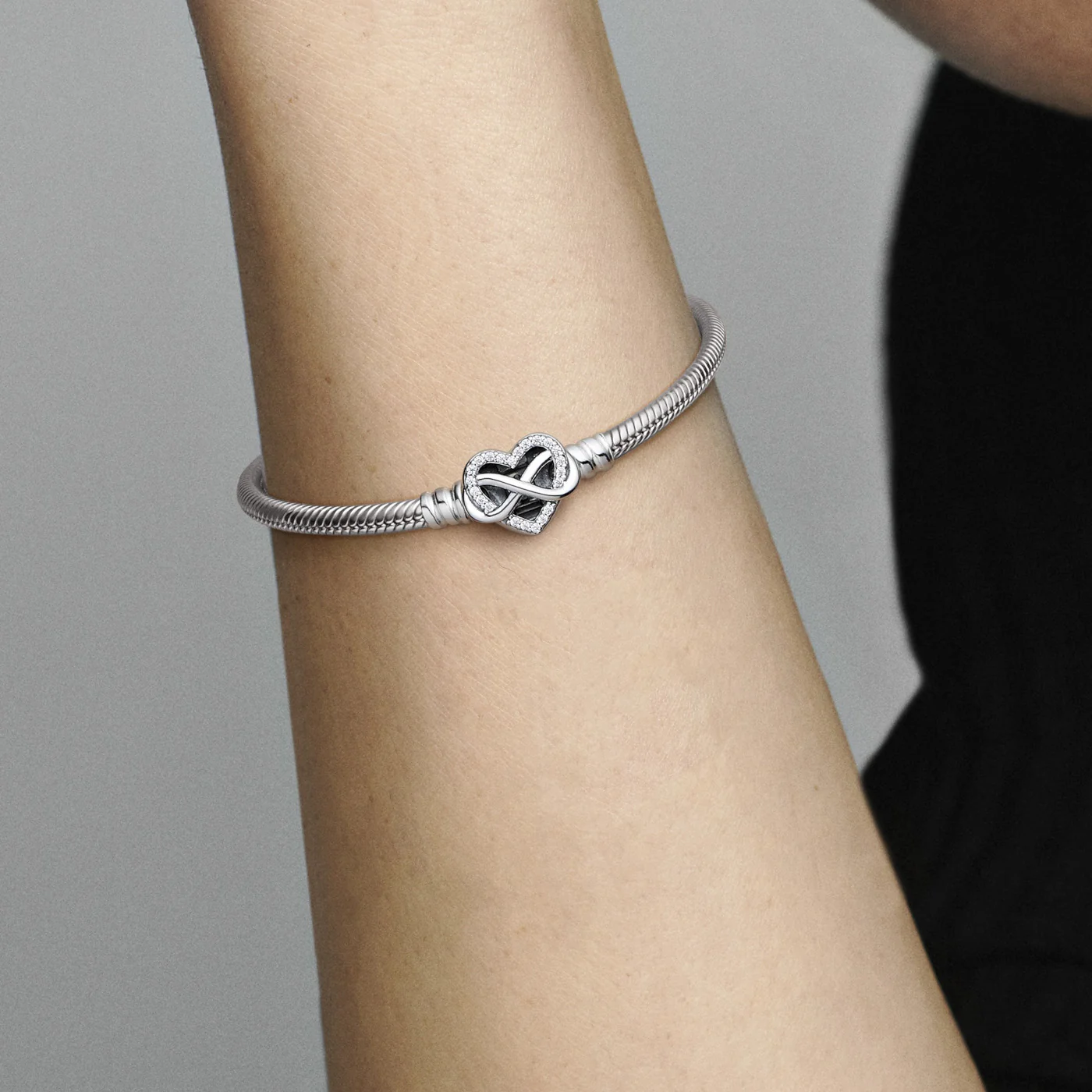 Pandora Moments 925 Sterling Silver Sparkling Infinity Heart Clasp Bracelet 592645C01-21 - Image 3